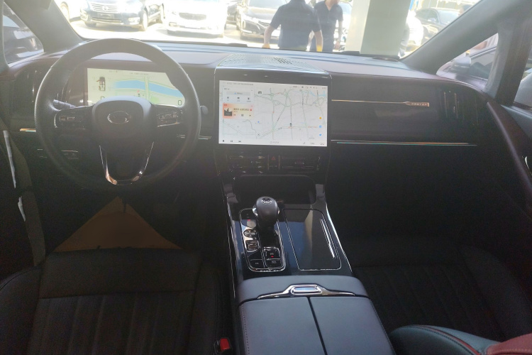 广汽传祺 传祺M8 2023款 宗师系列 双擎 御尊版中控内饰12