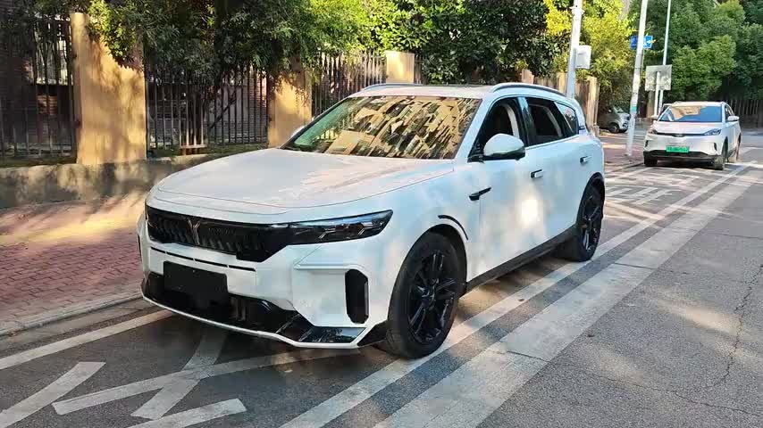 岚图汽车 岚图FREE 2024款 超长续航智驾版实拍1