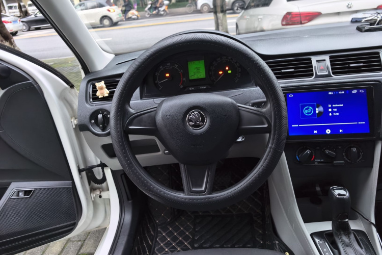 斯柯达 昕锐 2016款 1.6L 自动前行版中控内饰13