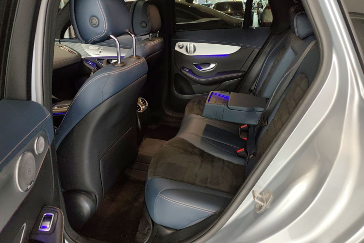 奔驰EQC 2020款 EQC 400 4MATIC 创世代 1886限量版中控内饰7004