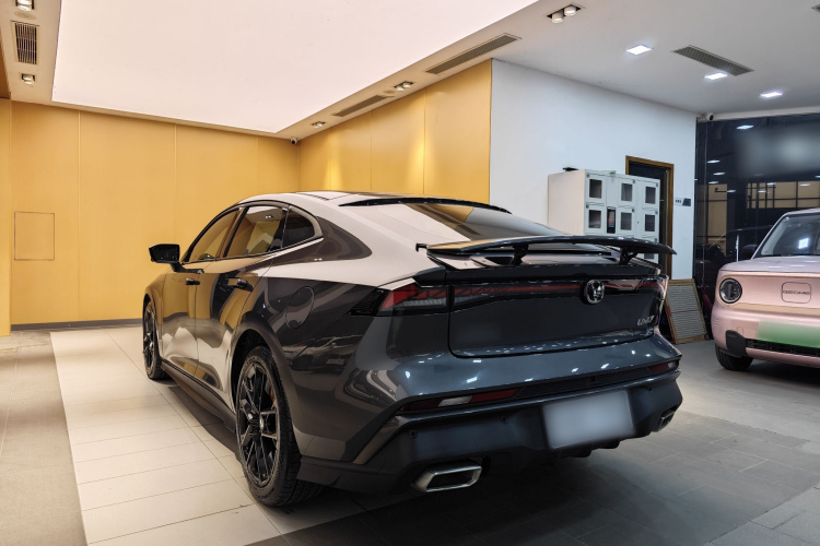 长安UNI-V 2024款 1.5T 尊贵型车身外观6006