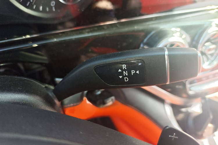 奔驰 威霆 2021款 2.0T 精英版 7座局部细节18