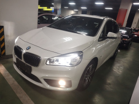 宝马2系旅行车 2016款 218i 运动设计套装