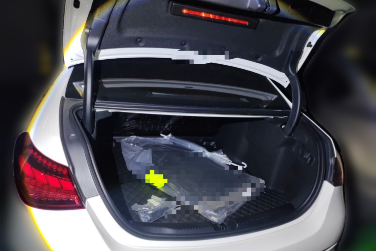 奔驰C级 2024款 改款二 C 260 L 运动版中控内饰23