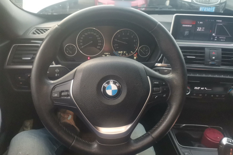 宝马3系GT 2018款 320i 时尚型中控内饰13