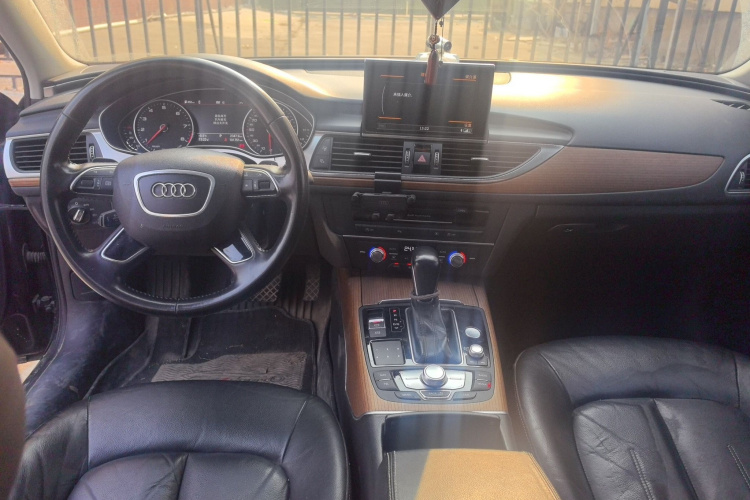 奥迪A6L 2018款 30周年年型 30 FSI 风尚型中控内饰12