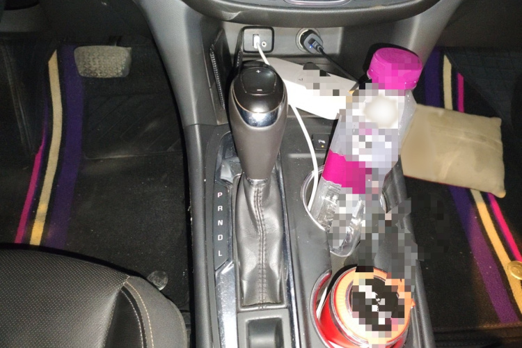 雪佛兰 探界者 2017款 550T 自动四驱捍界版局部细节18