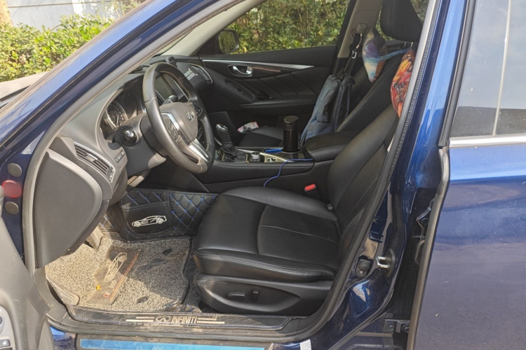 英菲尼迪Q50L 2018款 2.0T 舒适版 国VI中控内饰19