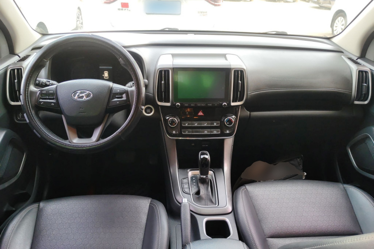 北京现代ix35 2019款 2.0L 自动两驱智勇·畅享版 国VI中控内饰12