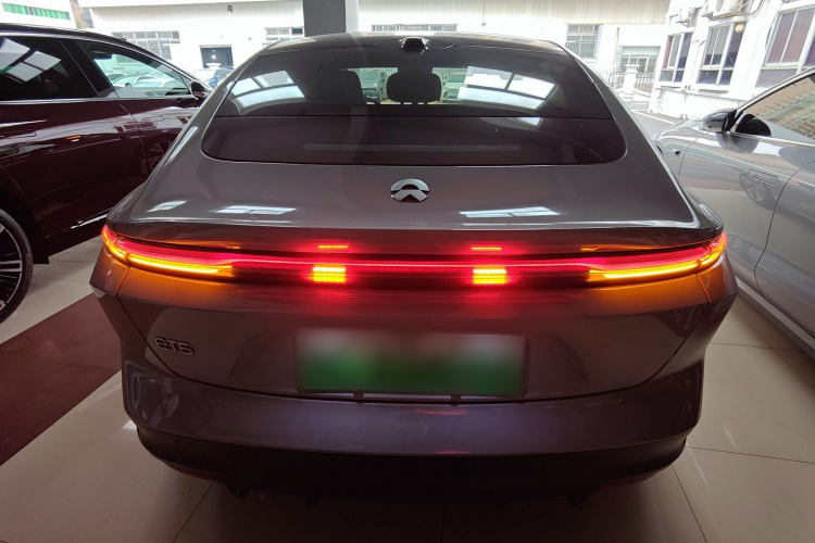 蔚来ET5 2024款 75kWh车身外观6