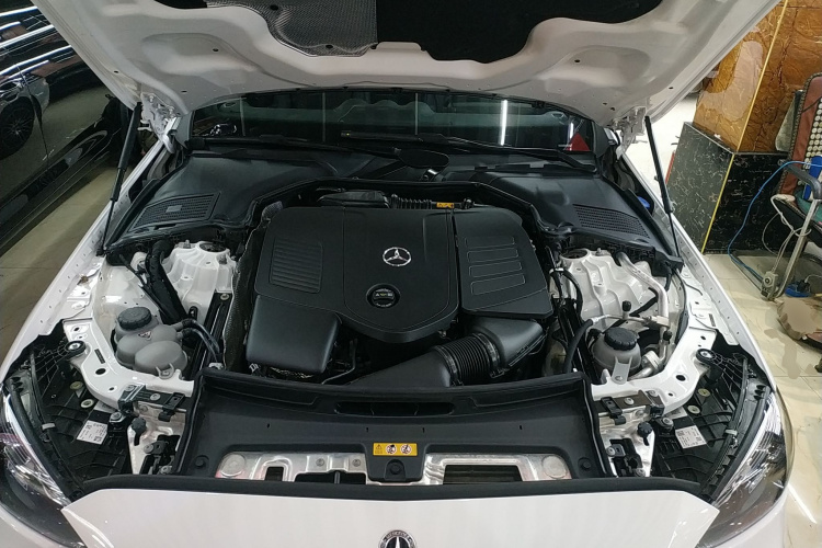 奔驰C级 2022款 改款 C 260 L 运动版机舱底盘24