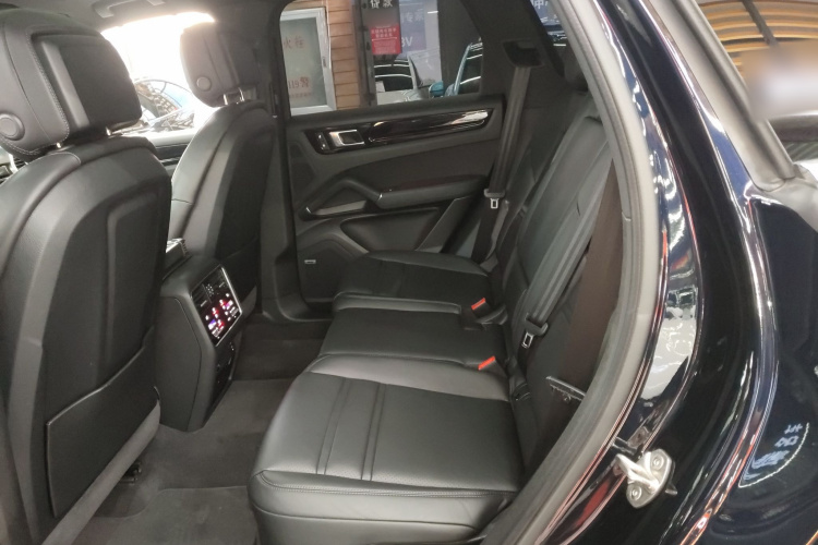保时捷 Cayenne新能源 2022款 Cayenne E-Hybrid 2.0T 铂金版中控内饰21