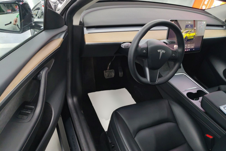 特斯拉 Model Y 2022款 后轮驱动版中控内饰20