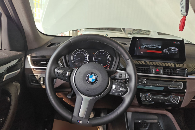 宝马X1 2021款 改款 sDrive25Li 领先型中控内饰13