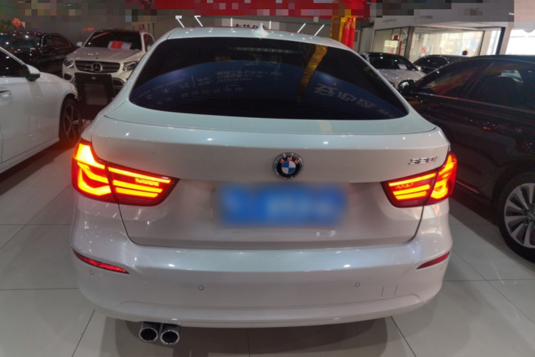 宝马3系GT 2017款 320i 时尚型车身外观6