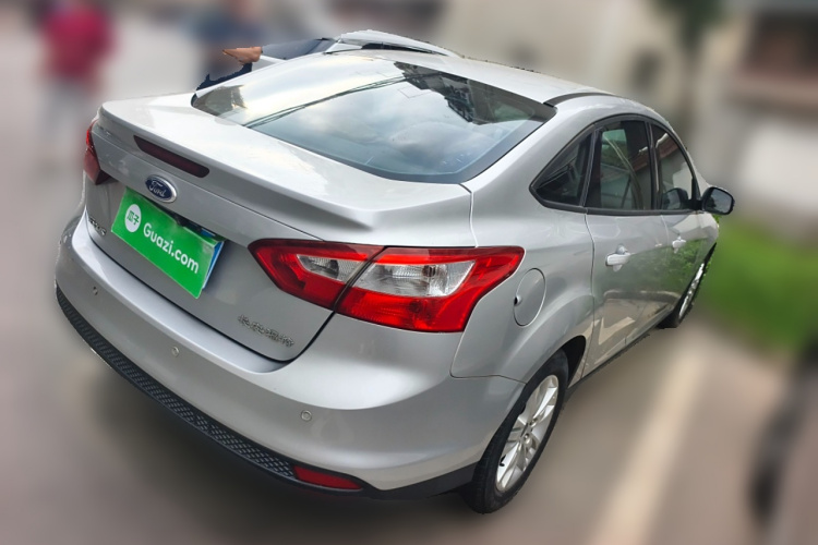 福特 福克斯 2012款 三厢 1.6L 自动舒适型车身外观6005