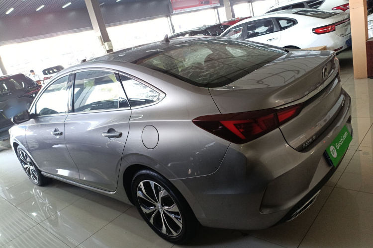 长安 逸动 2021款 PLUS 蓝鲸NE 1.4T GDI DCT旗舰型车身外观4