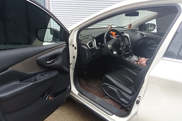 日产 楼兰 2021款 2.5L XE 两驱精英版中控内饰7003