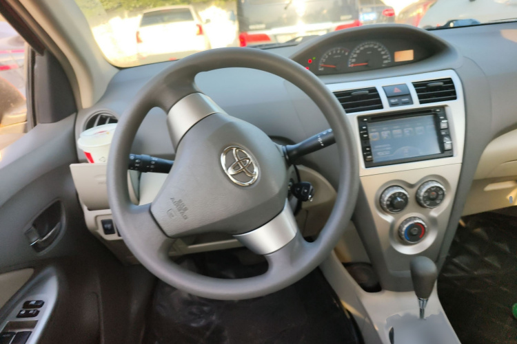 丰田 威驰 2011款 1.6L GL-i 天窗版 AT局部细节13