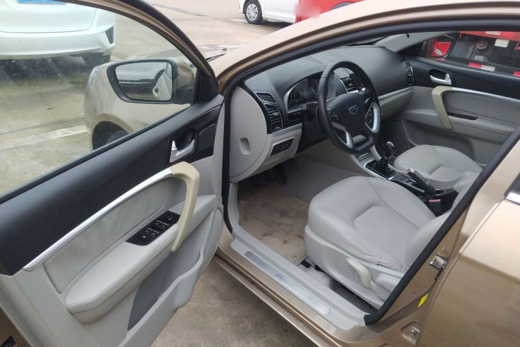 吉利汽车 帝豪 2014款 三厢 1.5L 手动精英型中控内饰20