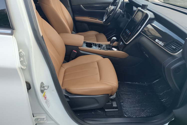 比亚迪 宋MAX 2018款 1.5T 自动智联精英型 6座中控内饰7002