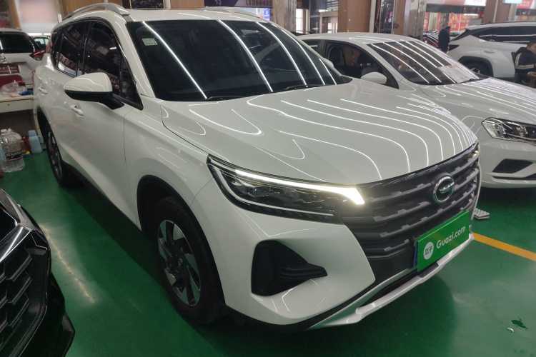 广汽传祺 传祺GS4 2021款 270T 自动精英科技版车身外观3