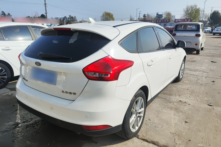 福特 福克斯 2017款 两厢 1.6L 自动风尚型智行版车身外观6005