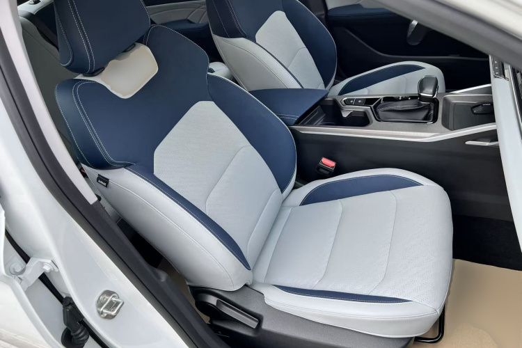 吉利汽车 帝豪 2022款 第4代 1.5L CVT旗舰型局部细节41