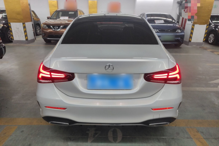 奔驰A级 2021款 A 200 L 运动轿车动感型车身外观6004