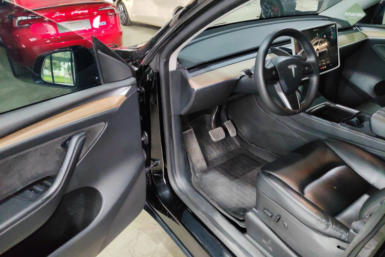 特斯拉 Model Y 2022款 后轮驱动版中控内饰7003