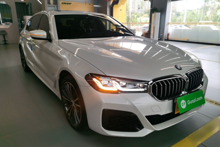 宝马5系 2023款 530Li 领先型 M运动套装车身外观3