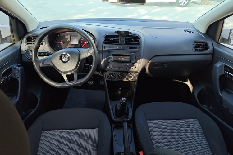 大众 Polo 2016款 1.4L 手动风尚型中控内饰12