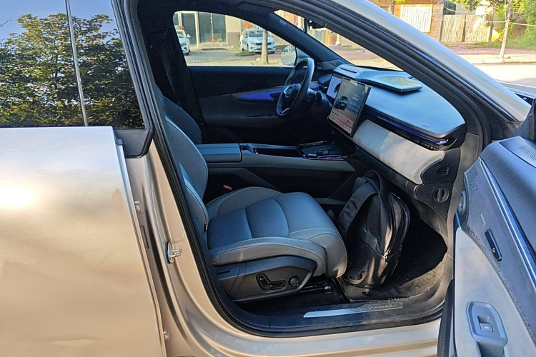 领克08 EM-P 2023款 245km 超长续航Halo局部细节41