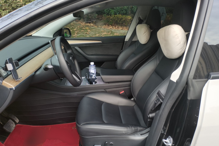 特斯拉 Model Y 2022款 改款 后轮驱动版中控内饰19