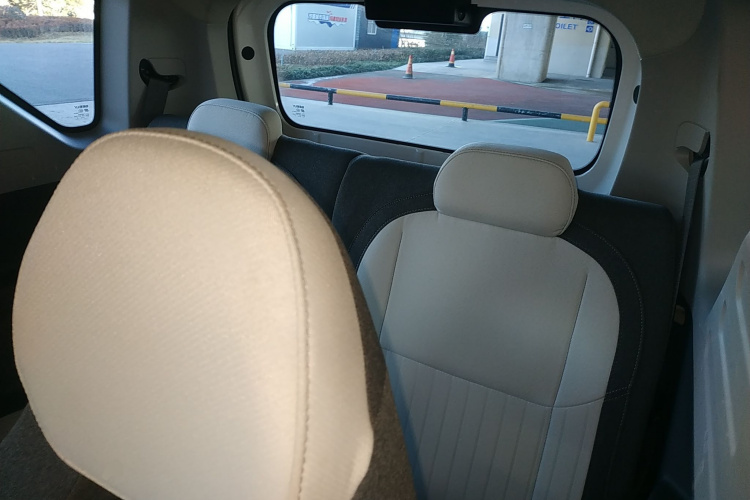 吉利银河 熊猫 2025款 210km 元气熊中控内饰21