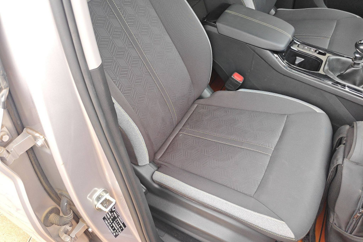 五菱汽车 五菱凯捷 2020款 1.5T 手动精英型中控内饰41