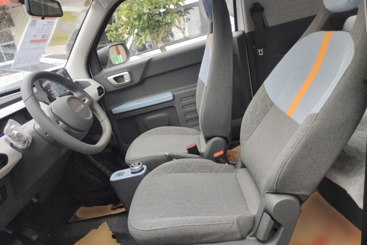 吉利银河 2024款 熊猫mini 200km 耐力熊中控内饰19