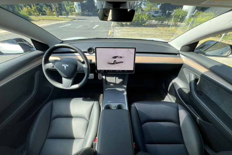 特斯拉 Model 3 2022款 后轮驱动版中控内饰7003