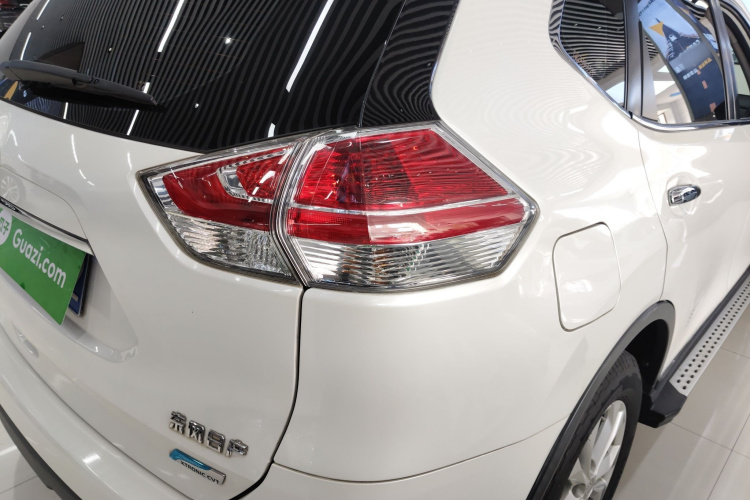 日产 奇骏 2014款 2.5L CVT豪华版 4WD车身外观6006