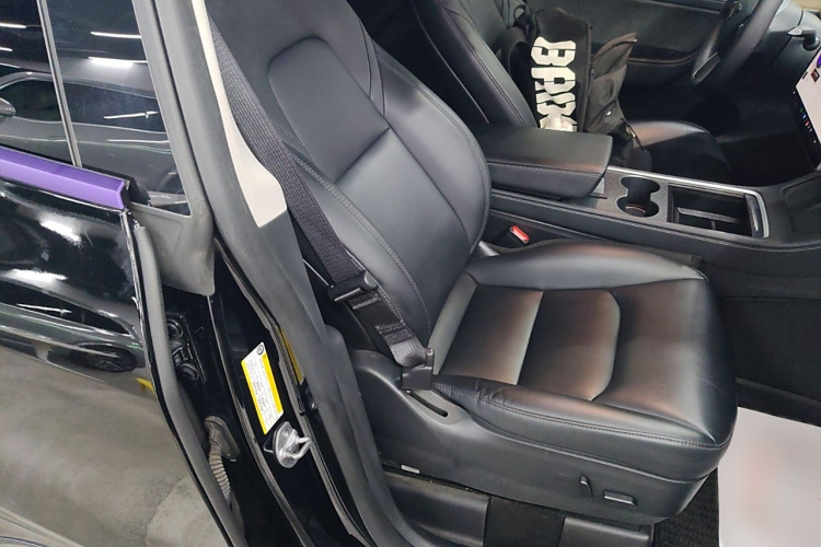 特斯拉 Model Y 2022款 后轮驱动版局部细节41