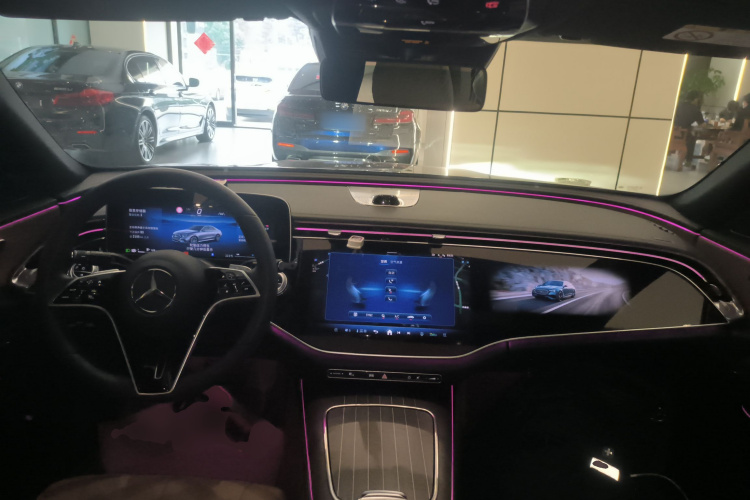 奔驰E级 2025款 E 300 L 豪华型中控内饰12