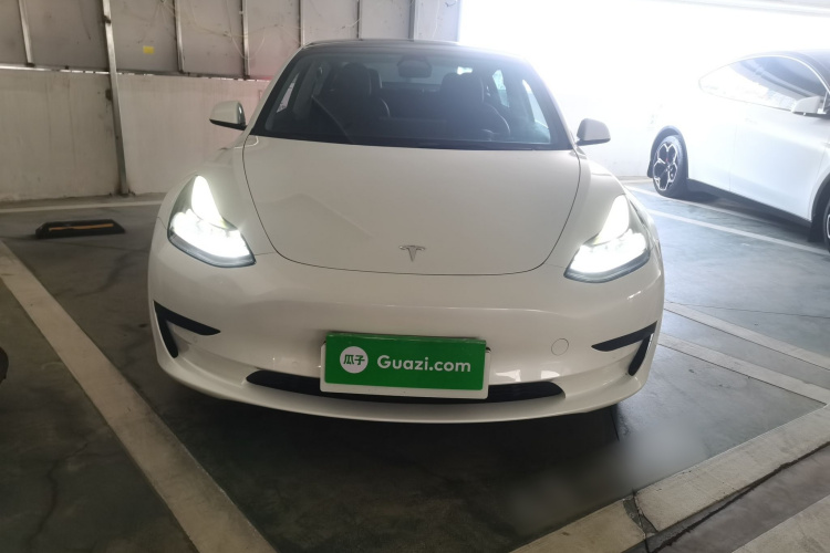 特斯拉 Model 3 2022款 后轮驱动版车身外观2