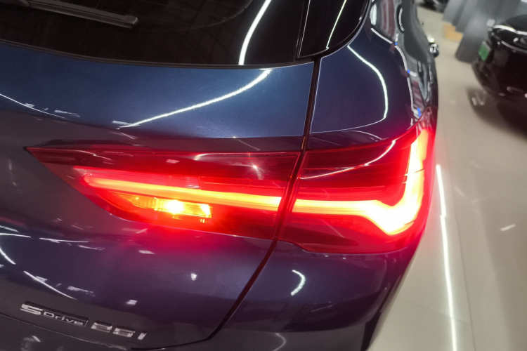 宝马X2 2021款 sDrive25i M越野套装车身外观6006