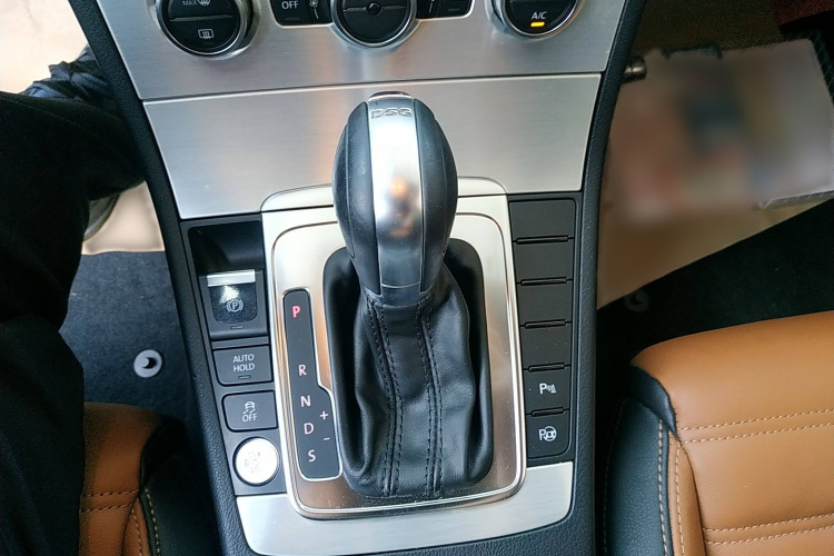 一汽-大众CC 2016款 1.8TSI 豪华型中控内饰18