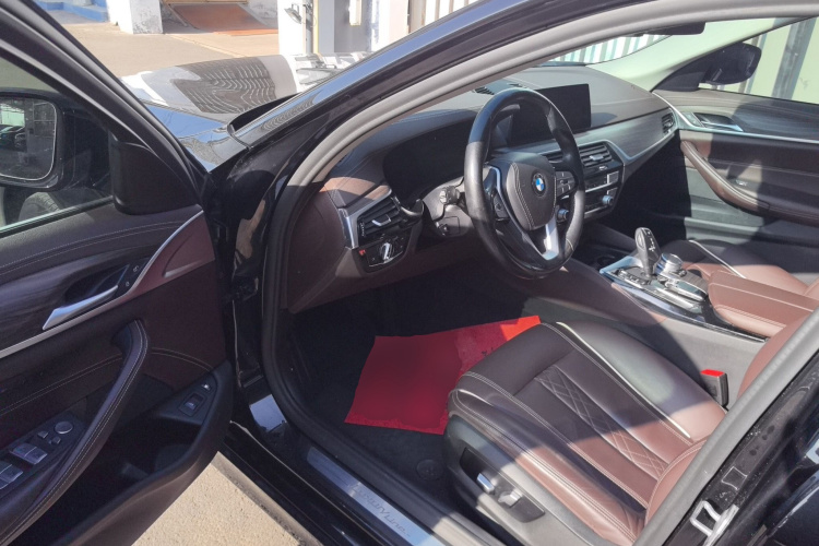 宝马5系新能源 2020款 里程升级版 530Le 豪华套装中控内饰20