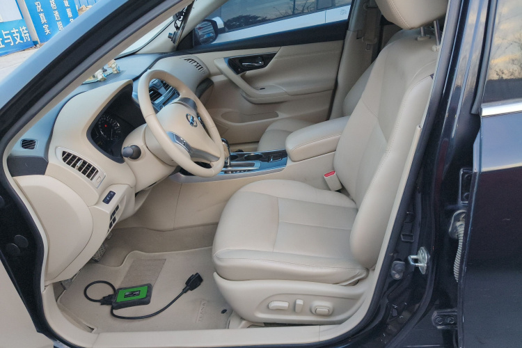 日产 天籁 2013款 2.0L XL舒适版中控内饰19