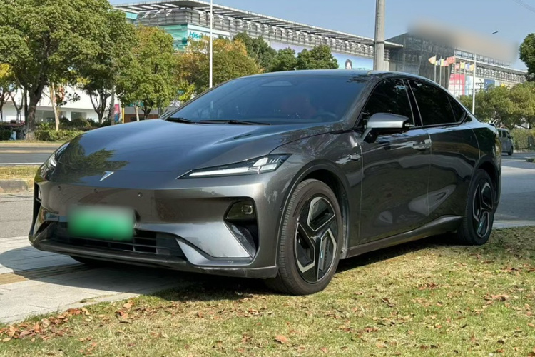 深蓝汽车 深蓝L07 2024款 530Max乾崑智驾ADS SE纯电版车身外观1