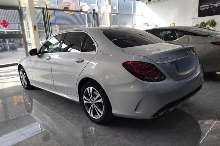 奔驰C级 2018款 C 200 L 运动版车身外观4
