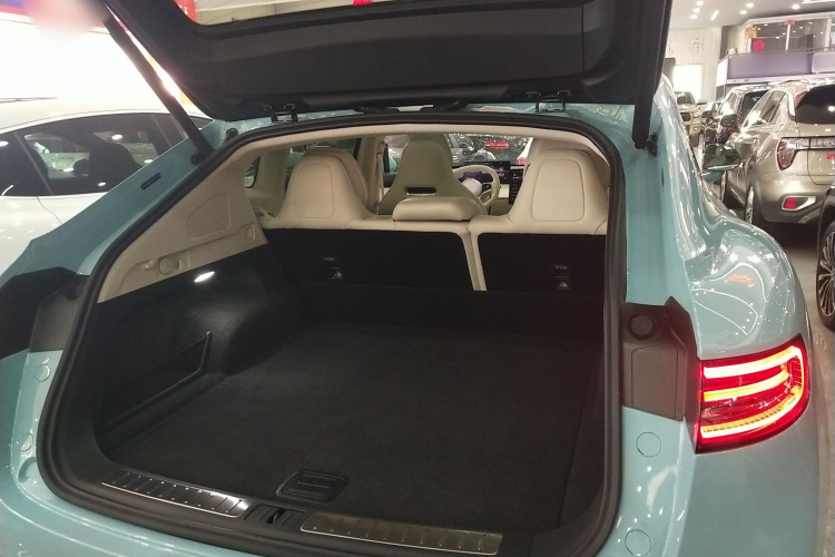 鸿蒙智行 智界R7 2025款 增程 251km Max机舱底盘23