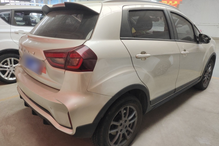 吉利汽车 远景X3 2021款 PRO 1.5L 手动精英型车身外观7